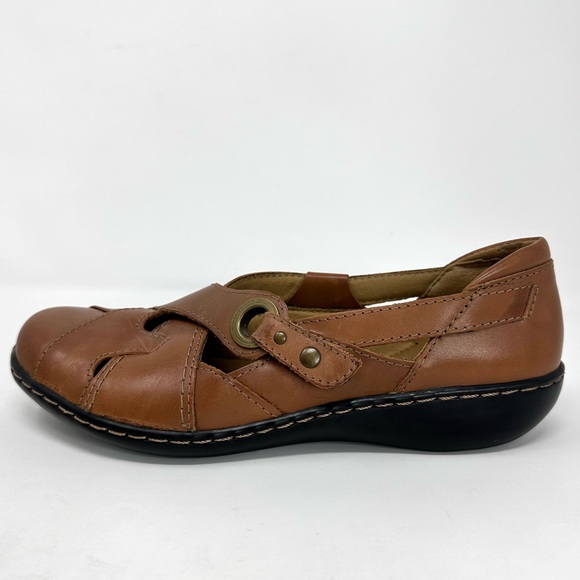 Clark’s Ashland India Tan Women’s Brown Leather Slip on Flats - Picture 11 of 16